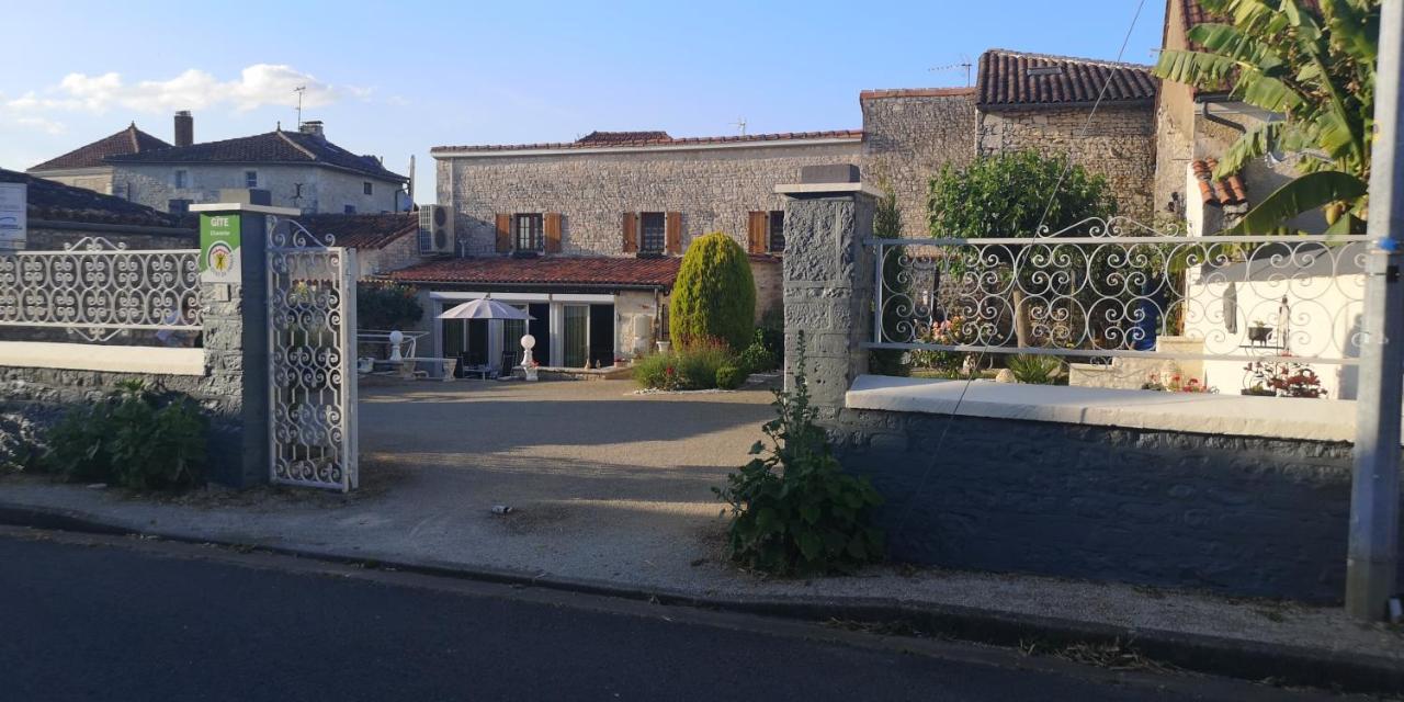 Saint-Angeau Les Quatre Saisonsヴィラ エクステリア 写真